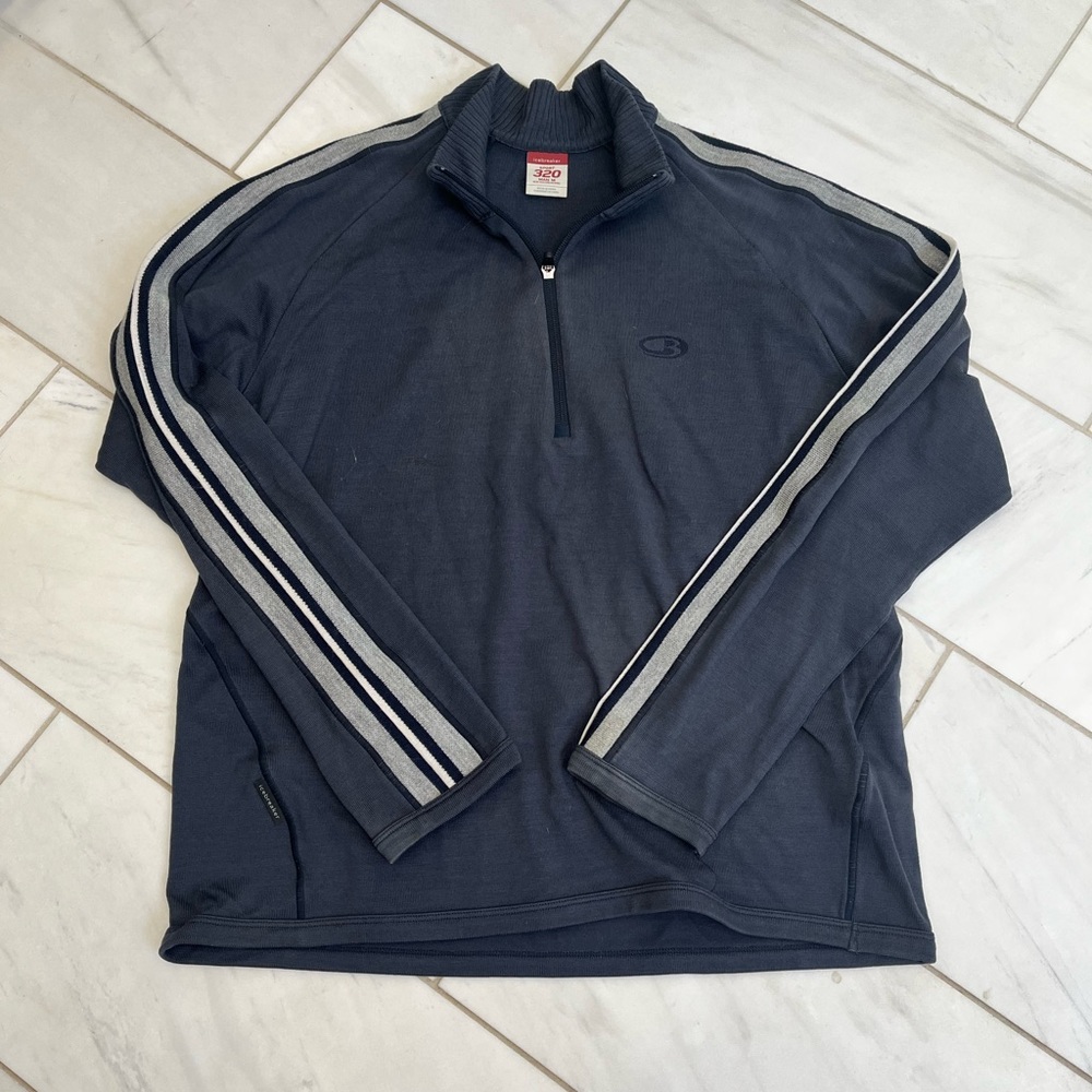 Icebreaker sport 320 weight men’s quarter zip sweater, size medium.